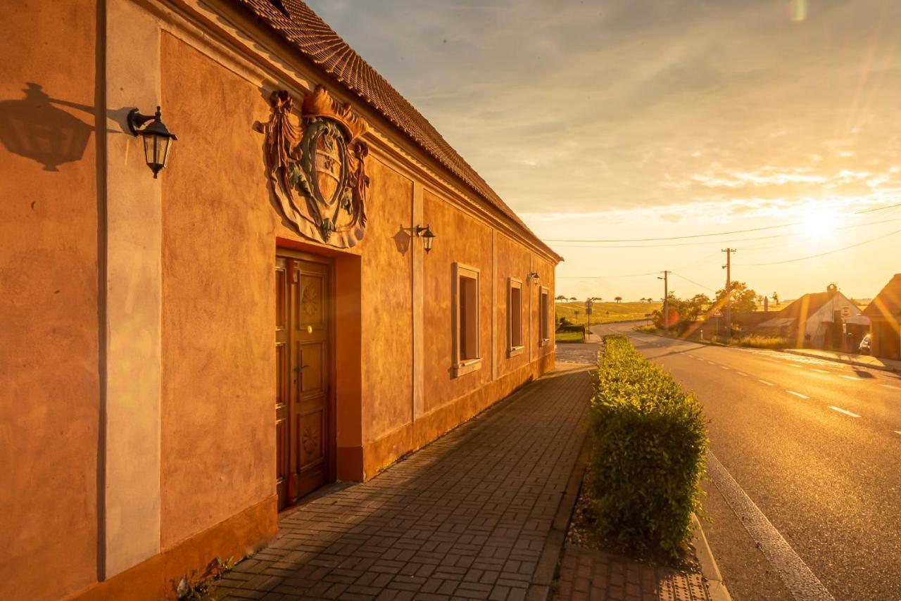 Althansky Hostinec Znojmo Bagian luar foto